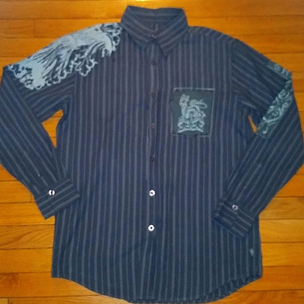 Mens Button down shirt with Graphics worn only twice EXCELLENT CONDITION